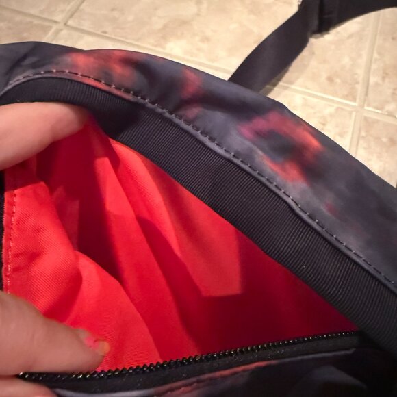 Lululemon | Party Om Crossbody Bag | Simple Blooms Regal Plum Multi/Naval Blue - Picture 4 of 16